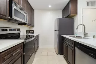 Photo #5: 230011564 Listing