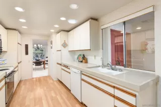 Photo #2: 230011608 Listing 