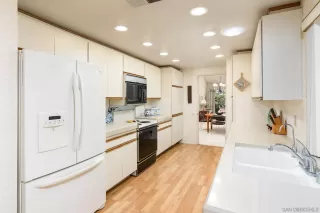 Photo #3: 230011608 Listing 