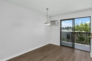 Photo #5: 230011699 Listing