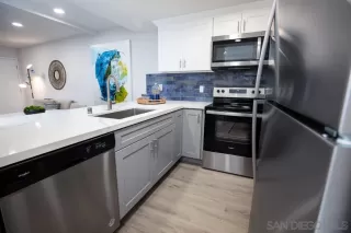 Photo #3: 230011808 Listing