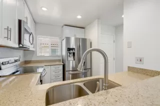 Photo #6: 230011853 Listing