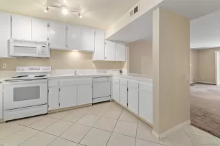 Photo #2: 230011870 Listing