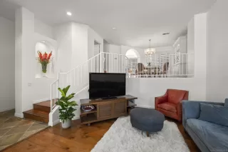 Photo #3: 230011913 Listing