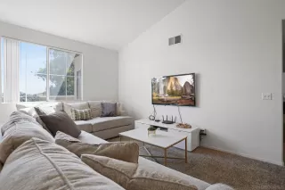 Photo #4: 230011916 Listing 