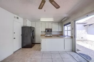 Photo #5: 230011934 Listing 