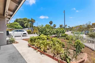 Photo #3: 230011985 Listing