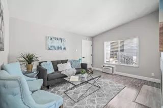 Photo #2: 230012018 Listing