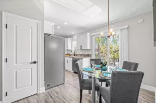 Photo #5: 230012018 Listing