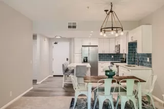 Photo #4: 230012020 Listing 