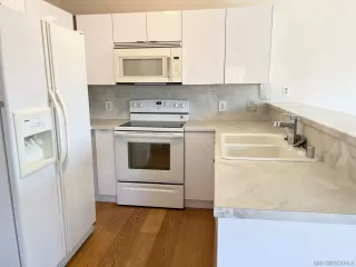 Photo #4: 230012039 Listing 