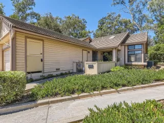 Photo #3: 230012066 Listing