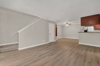 Photo #4: 230012126 Listing 