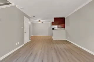 Photo #5: 230012126 Listing 