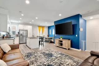 Photo #6: 230012229 Listing