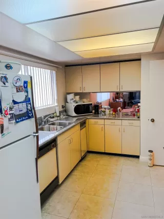 Photo #5: 230012285 Listing