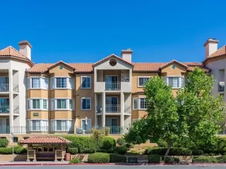 Photo #2: 230012288 Listing