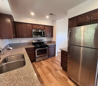 Photo #4: 230012318 Listing