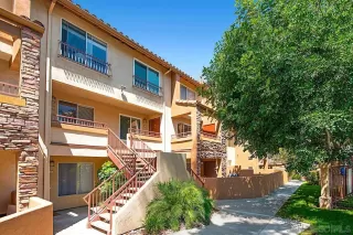 Photo #3: 230012357 Listing 