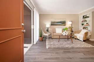 Photo #6: 230012357 Listing 