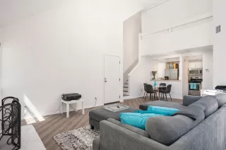 Photo #4: 230012382 Listing