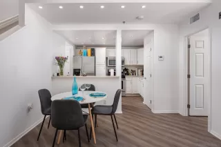 Photo #6: 230012382 Listing