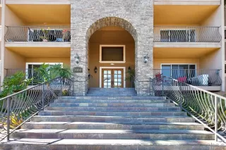 Photo #2: 230012430 Listing