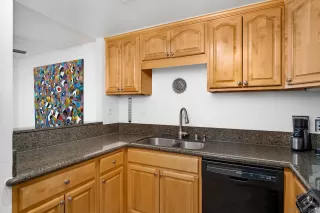 Photo #2: 230012437 Listing