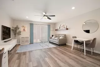 Photo #4: 230012447 Listing