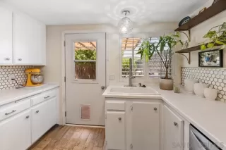 Photo #3: 230012492 Listing 