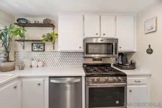 Photo #4: 230012492 Listing 