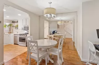 Photo #6: 230012492 Listing 