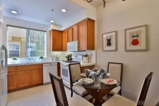 Photo #5: 230012495 Listing 