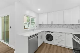 Photo #2: 230012518 Listing