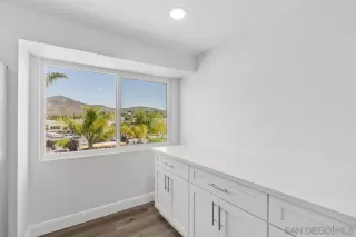 Photo #3: 230012518 Listing