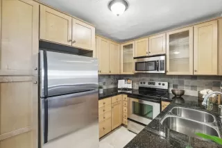 Photo #6: 230012532 Listing