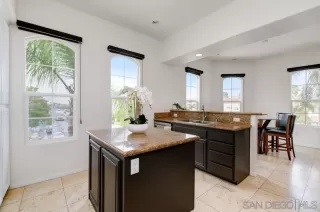 Photo #4: 230012535 Listing