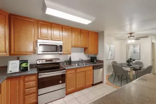 Photo #5: 230012541 Listing