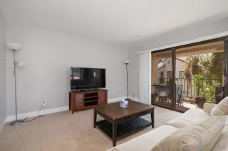 Photo #3: 230012543 Listing