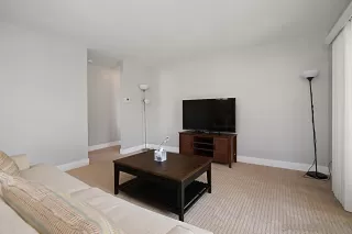 Photo #4: 230012543 Listing