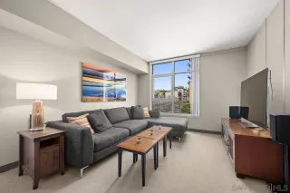 Photo #3: 230012615 Listing