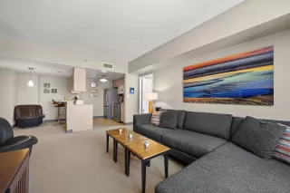 Photo #4: 230012615 Listing