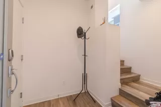 Photo #3: 230012733 Listing