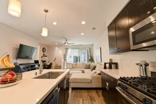 Photo #6: 230012733 Listing