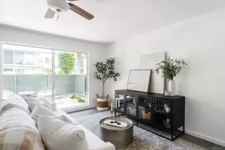 Photo #2: 230012746 Listing 