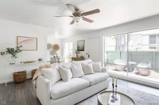 Photo #4: 230012746 Listing 