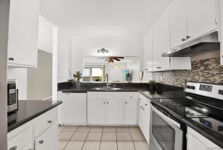 Photo #6: 230012775 Listing