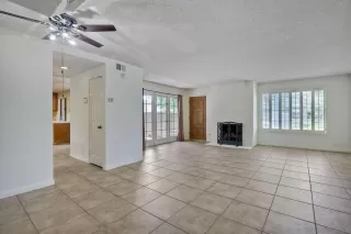 Photo #6: 230012790 Listing