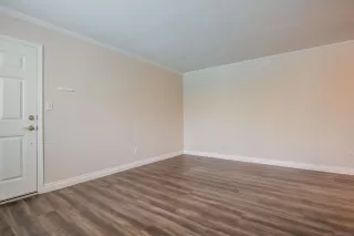 Photo #4: 230012797 Listing