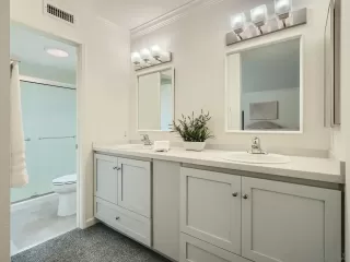 Photo #4: 230012798 Listing